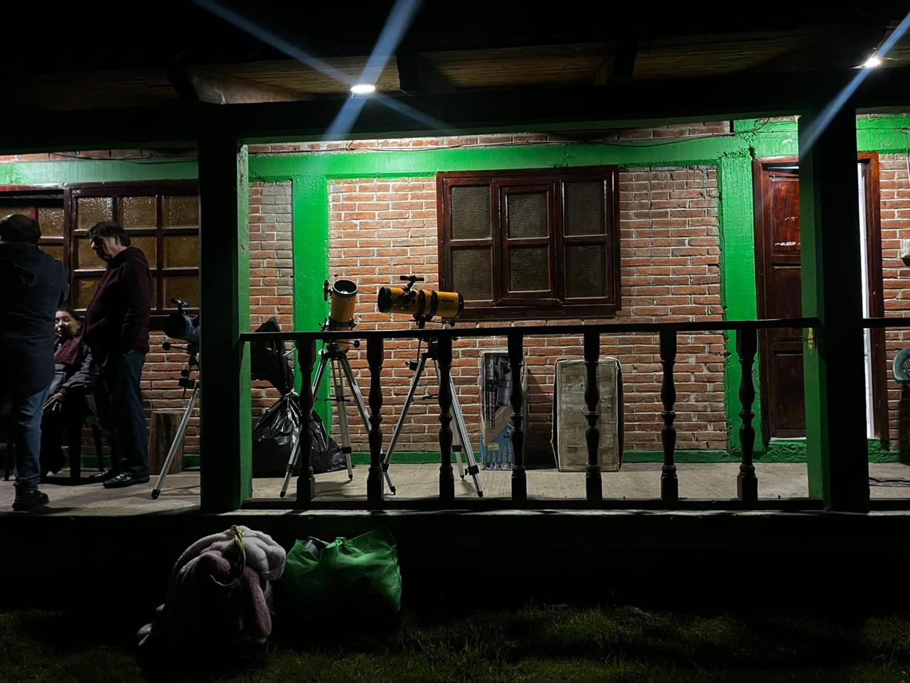 Equipo de observación en la jornada nocturna